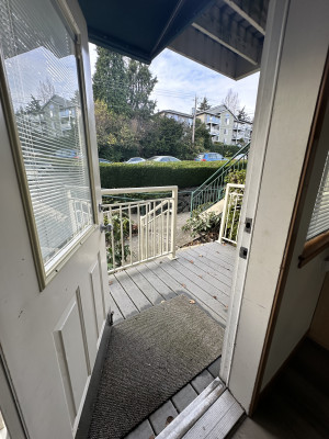 3x3 Exterior entrance