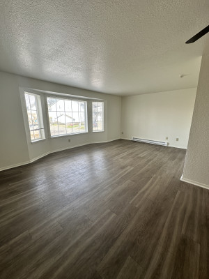 2x2 Living Room